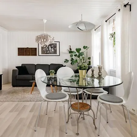 Sigrun's Home, 2 Bedroom Apt. In The Heart Of *